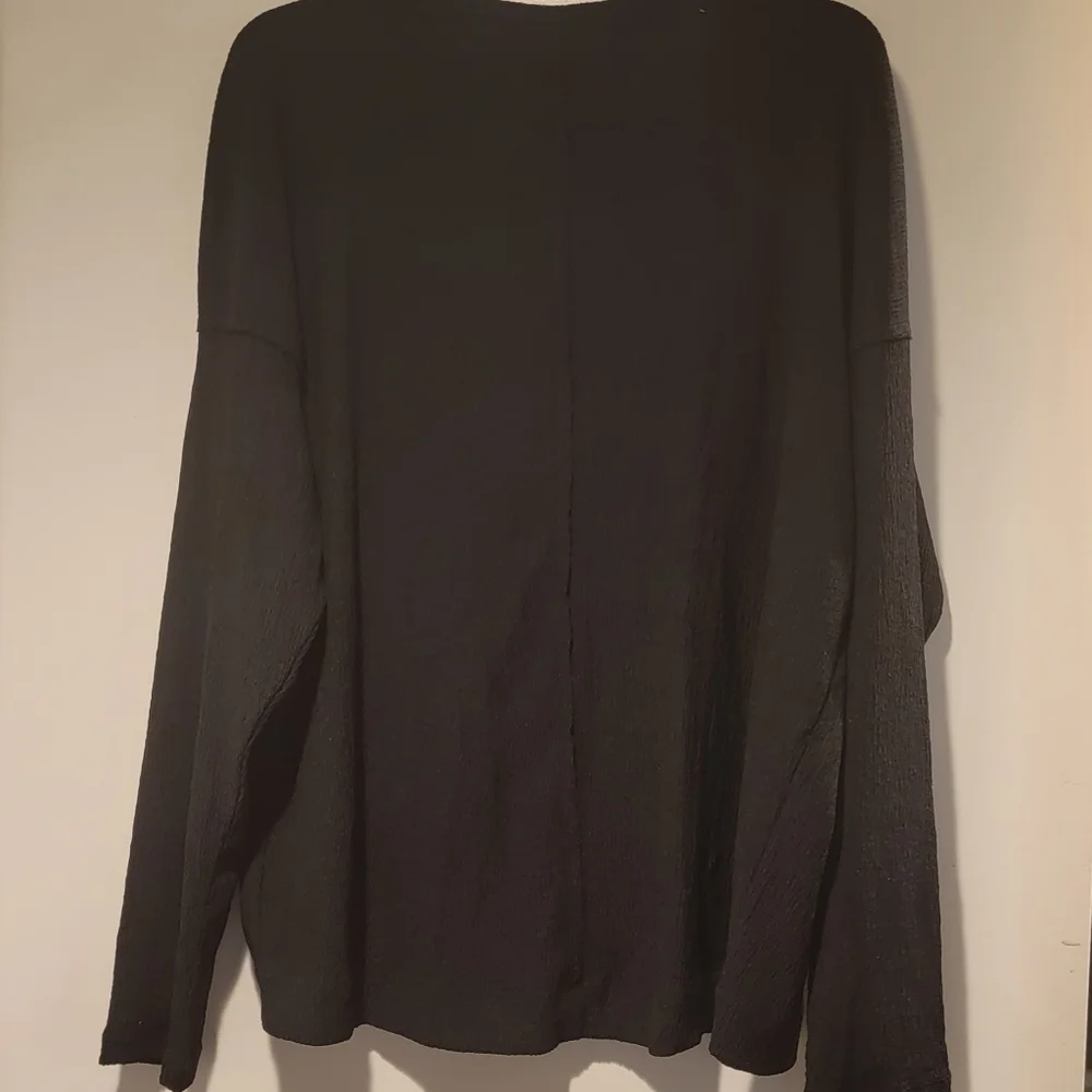 Anthropologie Brand New Textured Black Ling sleeve Top. XL. NWT! - Picture 8 of 15